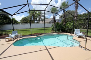 4 Reasons Your Port St. Lucie Pool Deserves an Enclosure